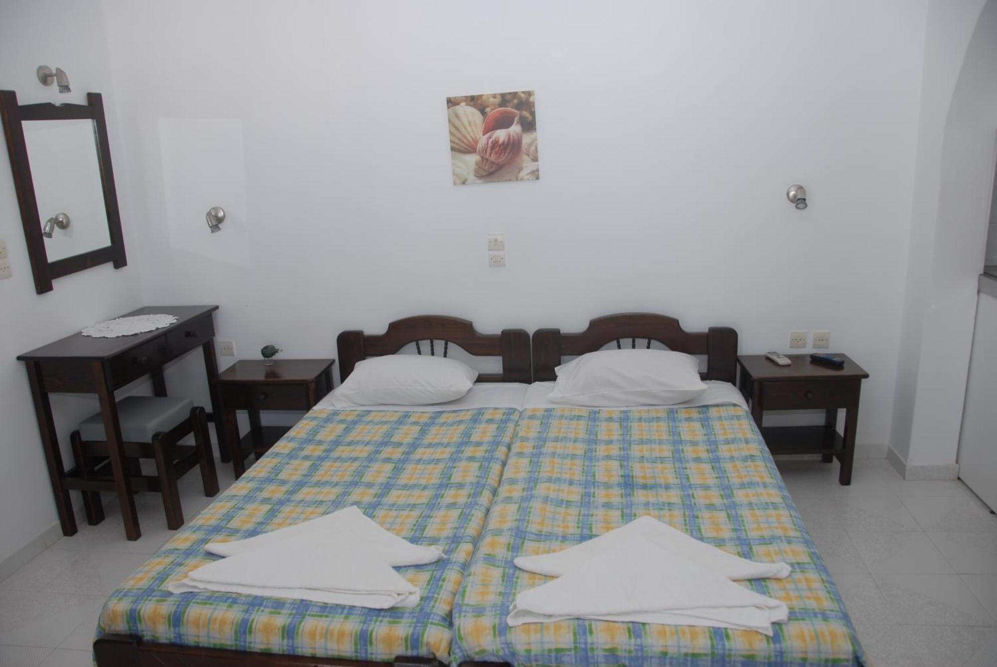 Plaza Studios Agia Anna  Esterno foto