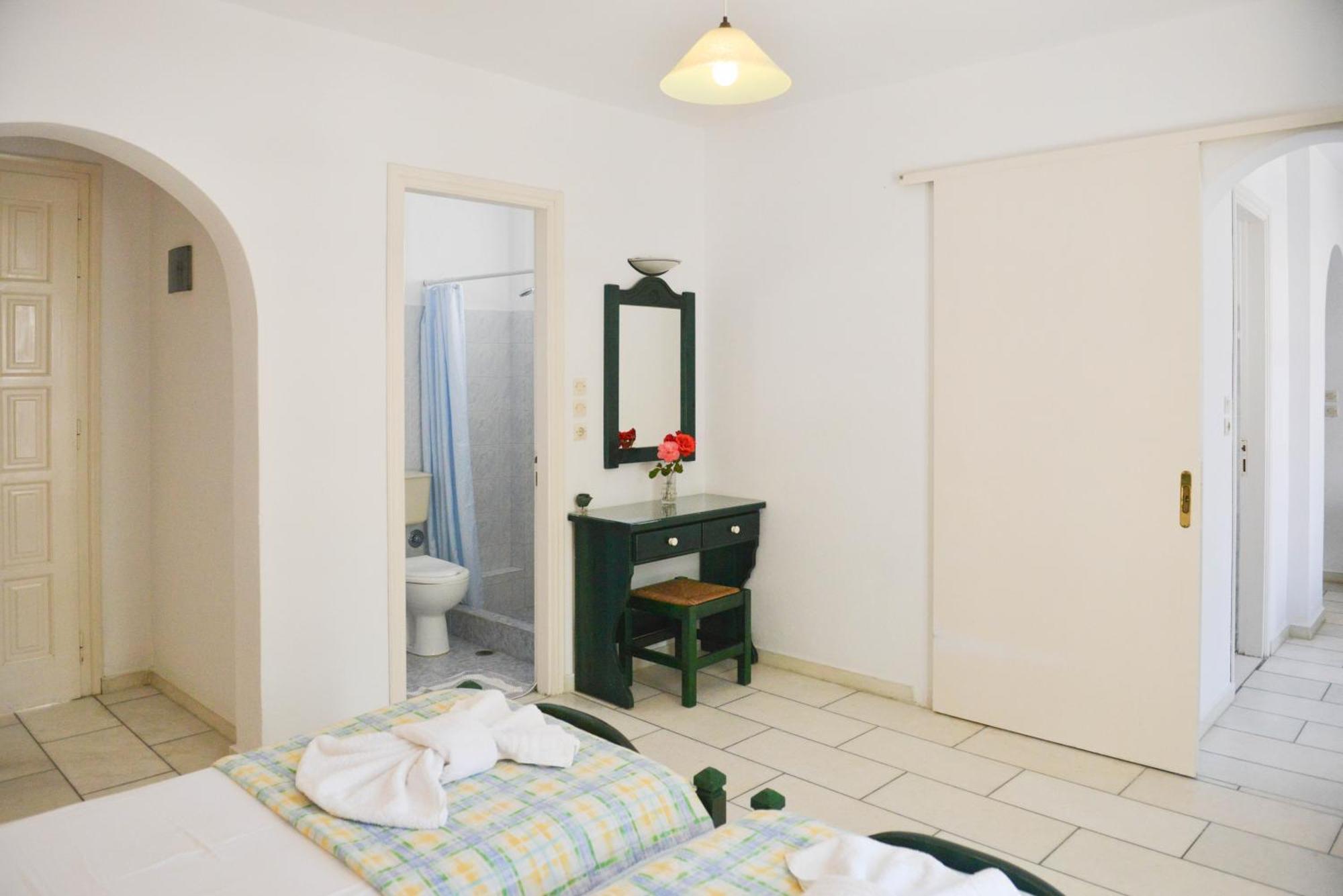 Plaza Studios Agia Anna  Esterno foto