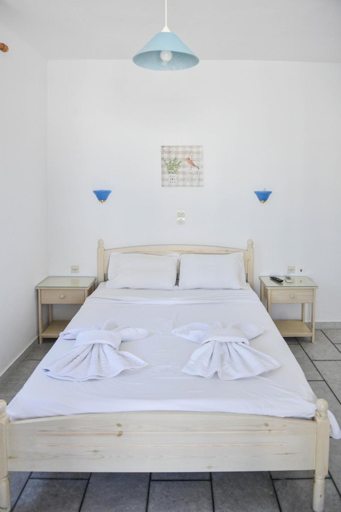 Plaza Studios Agia Anna  Esterno foto
