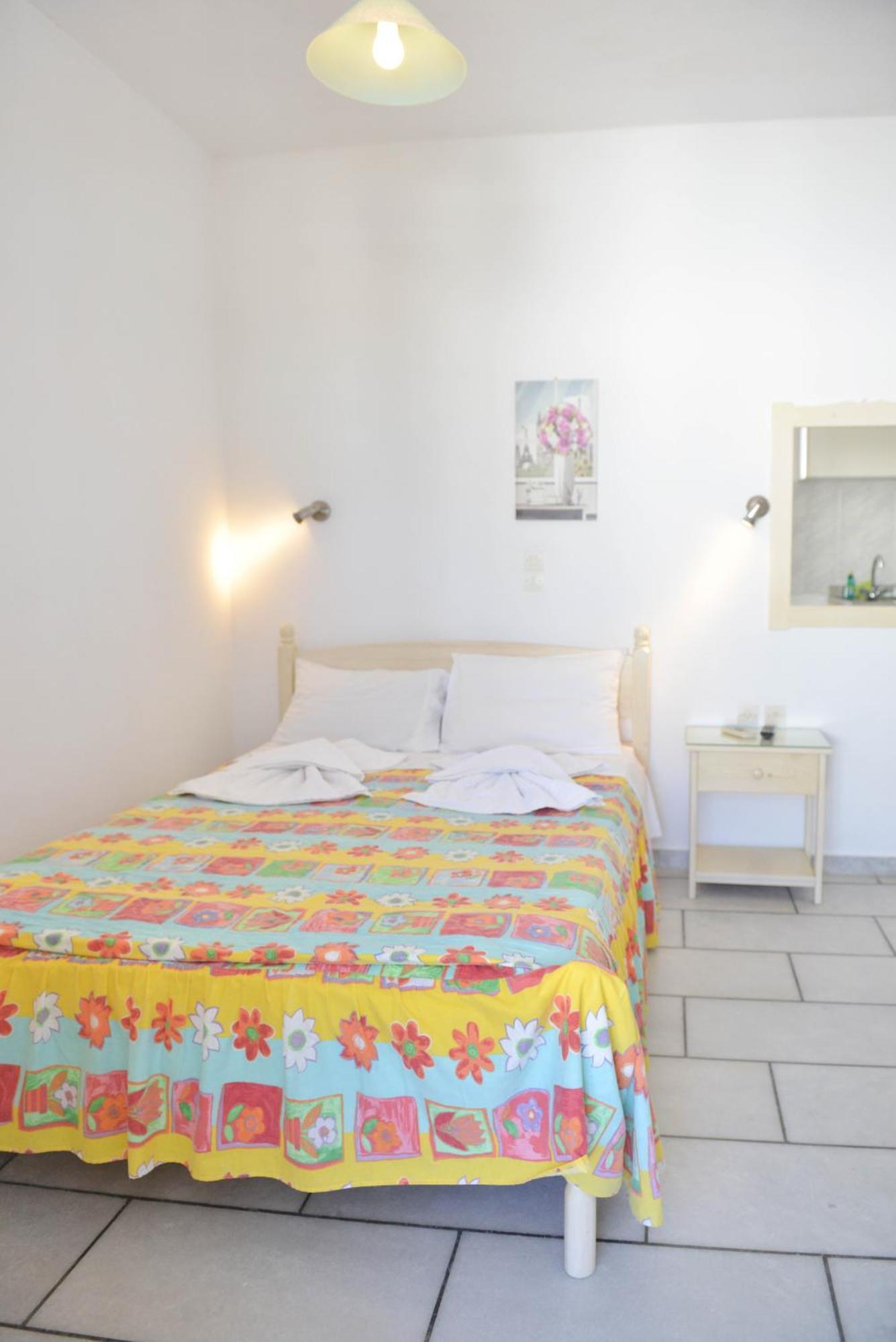 Plaza Studios Agia Anna  Esterno foto